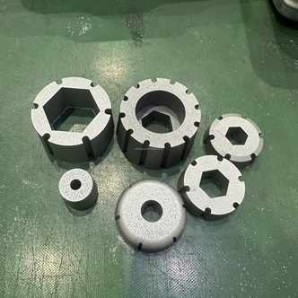 Tungsten carbide cold heading die